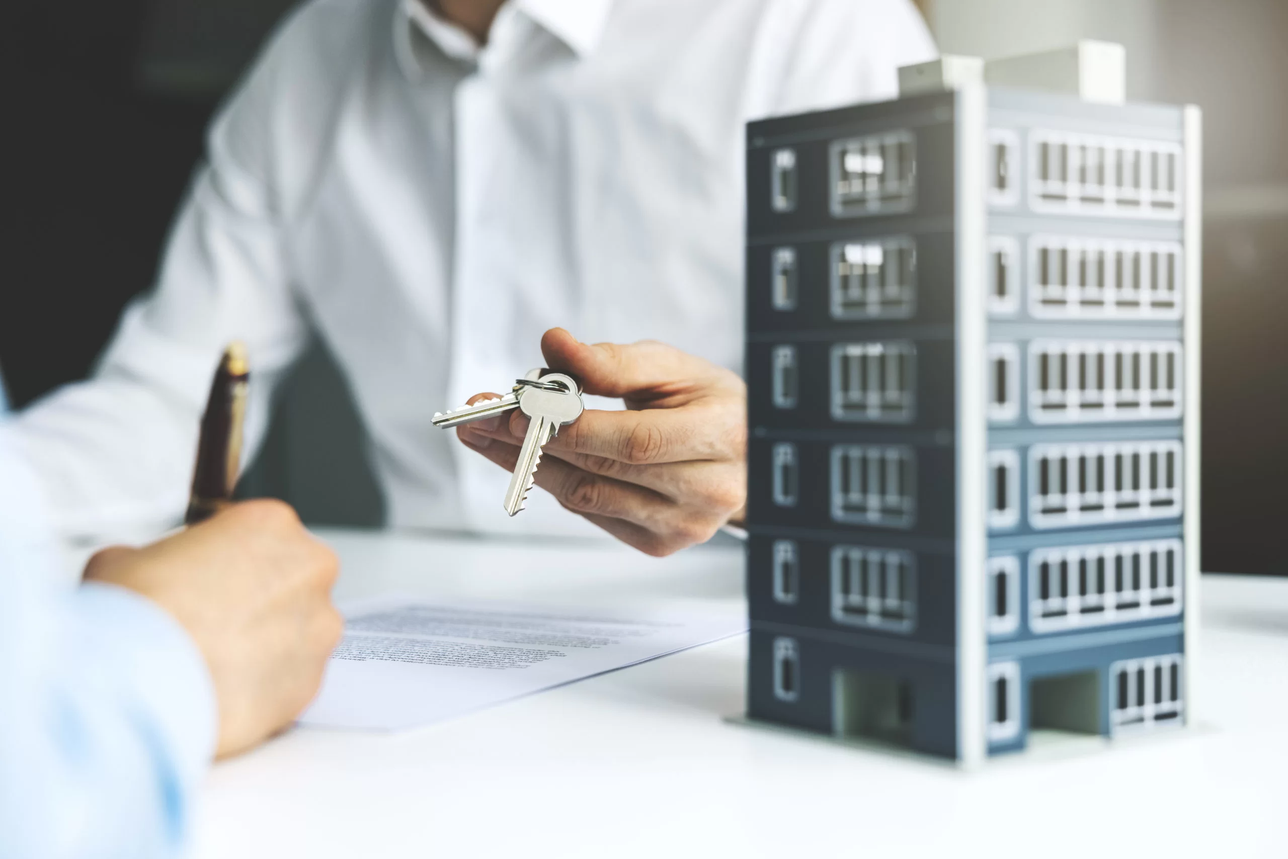 Commercial estate agent