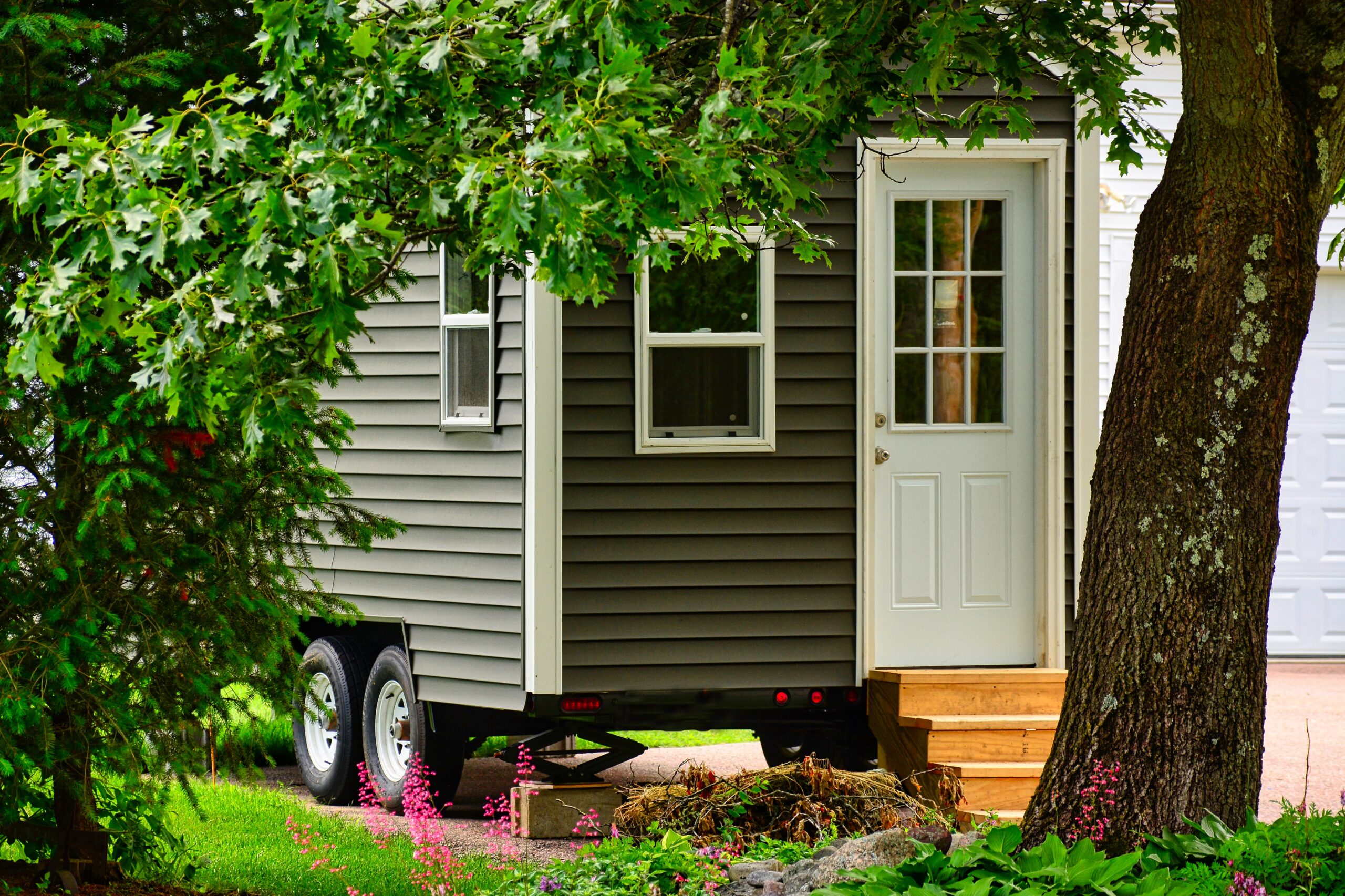 Luxury restroom trailer rental